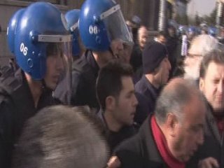 Meclis Önünde Gerginlik