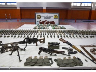 Araçtan Çıkanlar Şoke Etti