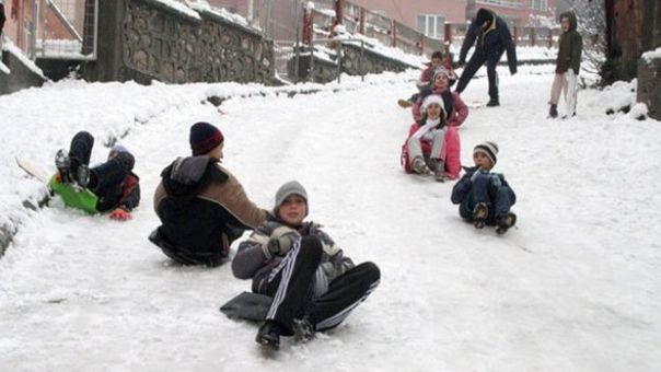 İstanbul'da yarın okullar tatil olacak mı merak konusu? Kar Tatili