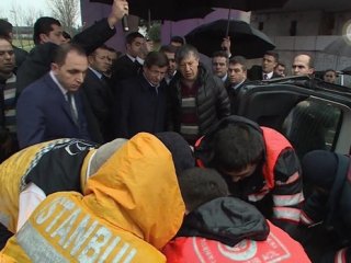 Davutoğlu Trafik Kazasını Görünce Durdu