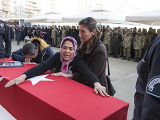 "Süt Satarak Okuttum Yavrumu"