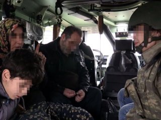 Teröristlerin rehin tuttuğu aile operasyonla kurtarıldı