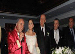 Eski bakan Yaşar Okuyan evlendi