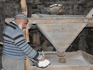 Asırlık Değirmen Teknolojiye Direniyor