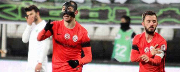 Galatasaray, Akhisar'la Yenişemedi