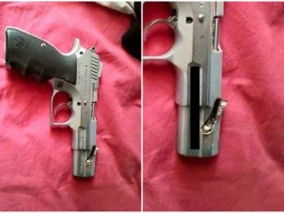 Mermi Polisin Tabancasına Saplandı