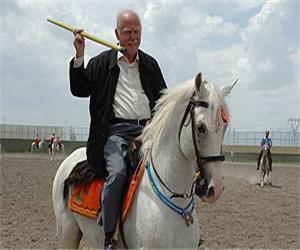Hanedan at bindi cirit attı