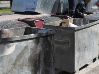 Çöpte Bulduğu Cisim Elinde Patladı