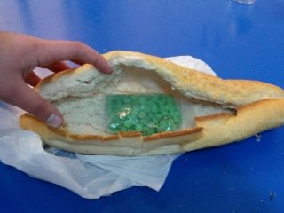 Ekmek Arasında Ecstacy Hap