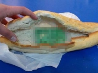Ekmek Arasından Çıkan Şok Etti