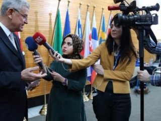 AB Komisyonu'ndan 'Başörtüsü' Açıklaması