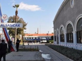 İzmir'de Bomba Alarmı!