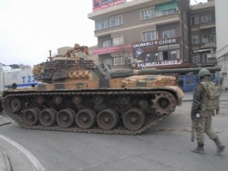 Sur'da Sıcak Saatler Yaşanıyor!