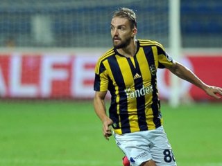 Caner Erkin Trafik Kazası Geçirdi