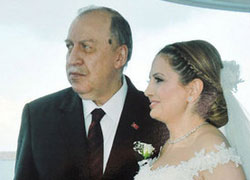 Eski bakan Yaşar Okuyan evlendi