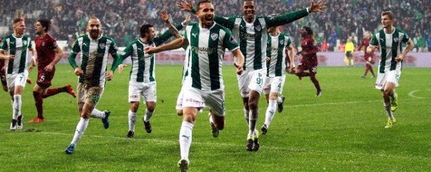 Bursaspor bir attı üç saydı