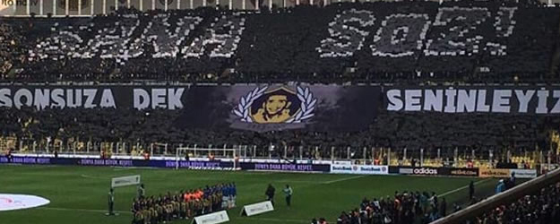 Fenerbahçe Tribünlerinde Arda Turan Tezahüratı