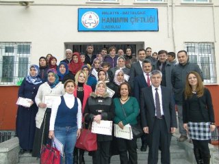 Kadın Çiftçilere Belge Verildi