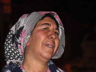 Evindeki Yangını Gözyaşları İçerisinde İzledi