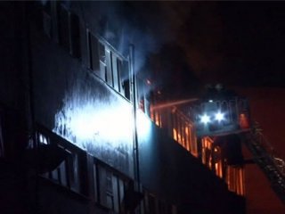 Fabrika Alev Alev Yandı