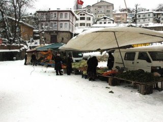 Kastamonu’da Kar Pazarı Vurdu