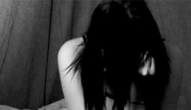 Tecavüze Uğrayan Kızına Bakın Ne Yaptı!