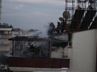 Antalya’da Ev Yangını