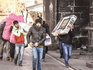 Kahvaltıda Saldırdılar Evimizden Attılar