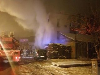 Mobilya İmalathanesinde Yangın