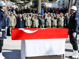 Arkadaşı İçin Kendini Feda Etti