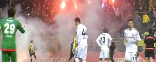 Bucaspor-Beşiktaş Maçı İki Kez Durdu!
