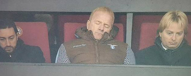 Takımı Oynarken Uyuyakaldı