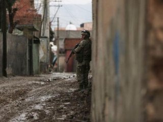 Güvenlik Güçleri Cizre'de Nefes Aldırmıyor!