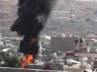 Cizre'de Teröristler Kaçarken Binayı Ateşe Vermiş