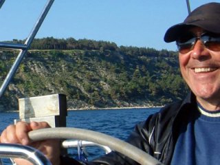 Emekli Emniyet Müdürü Avlanmaya Çıktığı Gölde Kayboldu