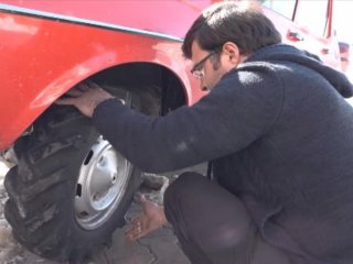 Karlı Yollara "Pat Pat" Lastiğiyle Çözüm Buldu
