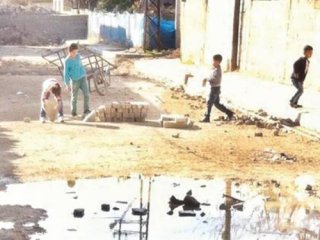 PKK Çocuklara Barikat Yaptırıyor