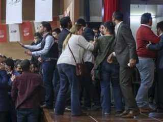 CHP Gençlik Kurultayı'nda kavga çıktı