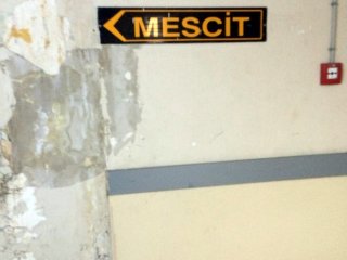 Ege Üniversitesi'nde Mescit Krizi