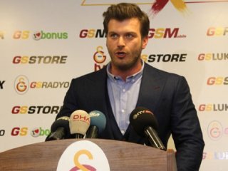Kıvanç Tatlıtuğ’dan Galatasaray’a Destek