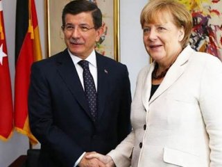 Davutoğlu Merkel ile görüştü