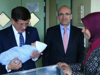 Davutoğlu’nun Eşinin İsmi Listede Yükseliyor