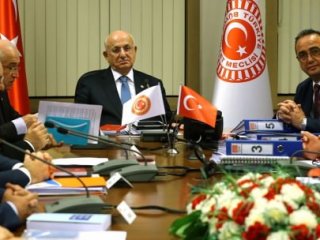 Yeni Anayasa İçin Kritik Toplantı