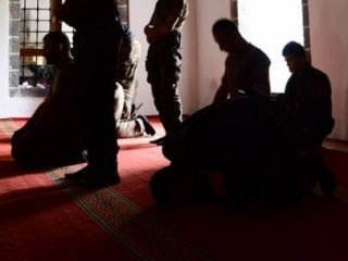 Ezanla Selayı Karıştırınca Faka Bastılar