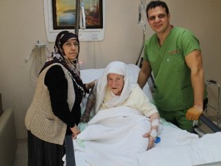 96 Yaşında Ameliyat Oldu
