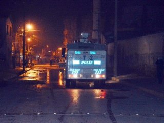 İzinsiz Yürüyüşe Polis Müdahalesi