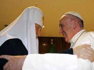 Franciscus ve Kirill arasında tarihi buluşma
