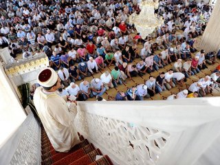 İlk Defa İşaret Diliyle Hutbeyi Anladı