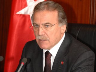 Erdoğan'a Bayrak Açan İsimlere Sahip Çıktı