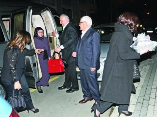 İmirzalıoğlu Ailesi Sinem Kobal'ı İstedi